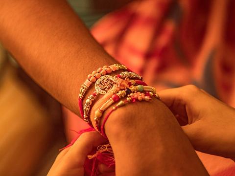 How to make Rakhi special 01