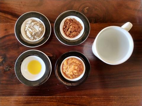 Ingredients for making Apple Porridge