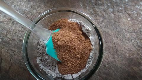 Cake mix and coconut sugar